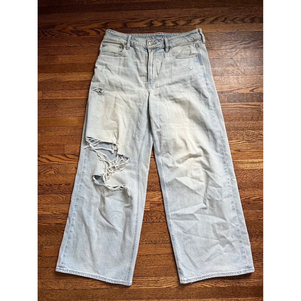 American Eagle Wide Leg Distressed Jeans Light‎ Wash Size 6 Regular High Rise